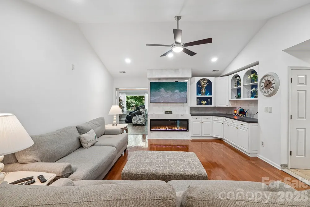 8463 Plantation Way Harrisburg, NC 28075