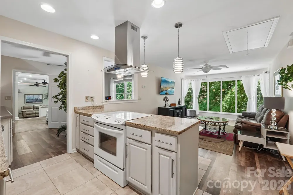 8463 Plantation Way Harrisburg, NC 28075
