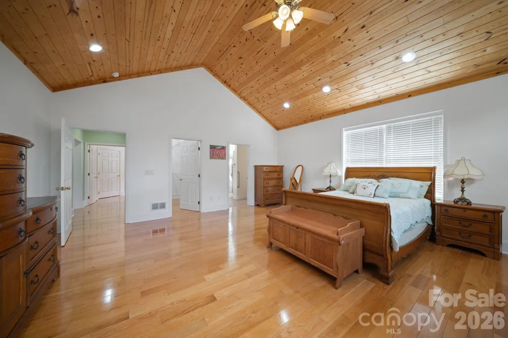 1372 & 1370 Barnardsville Highway Barnardsville, NC 28709