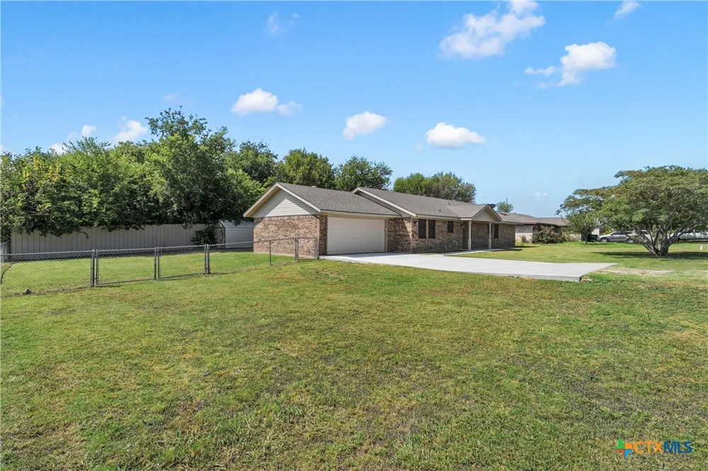 1006 Eagle Drive Eddy, TX 76524
