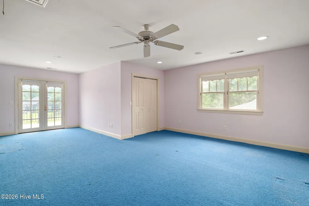 148 E Grandiflora Drive Wallace, NC 28466
