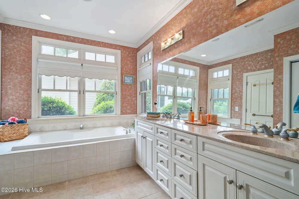 148 E Grandiflora Drive Wallace, NC 28466