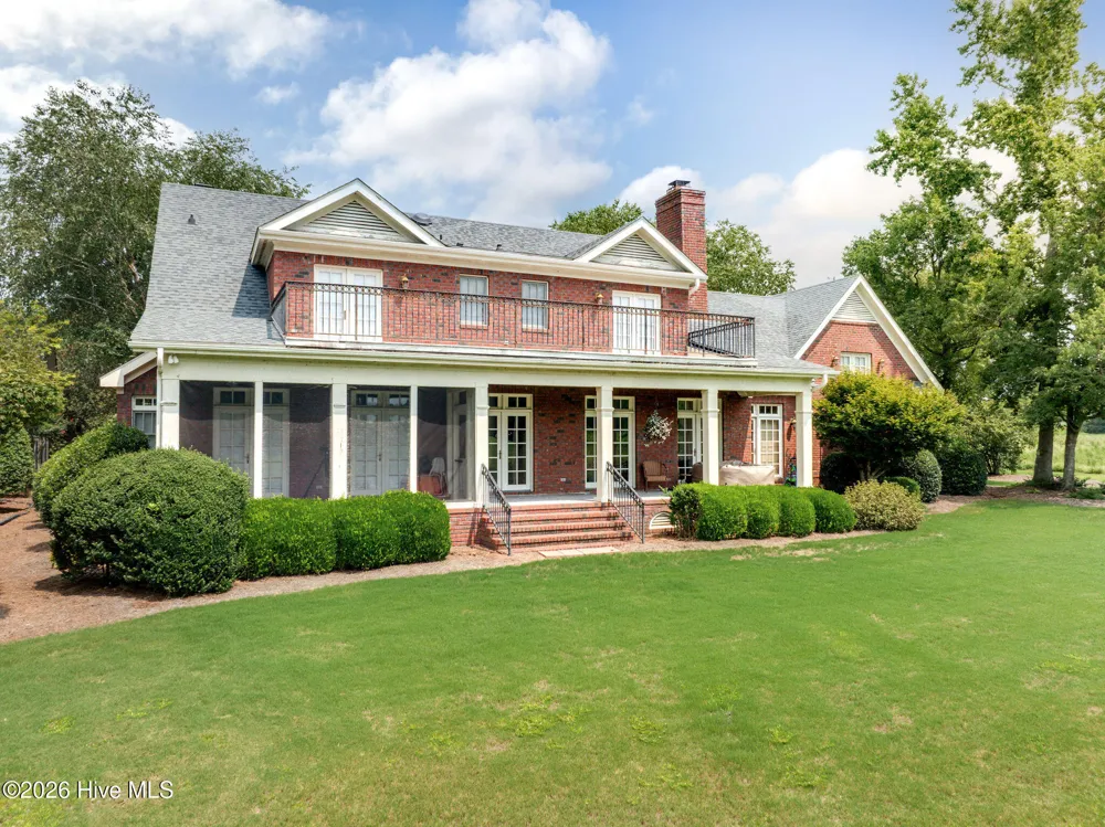 148 E Grandiflora Drive Wallace, NC 28466