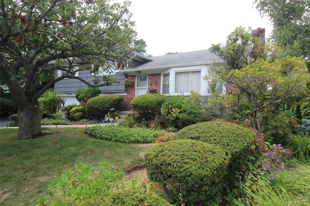 42 Foster Avenue Malverne, NY 11565