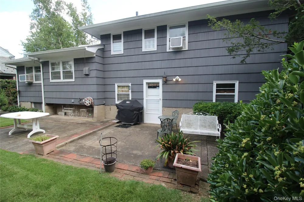42 Foster Avenue Malverne, NY 11565