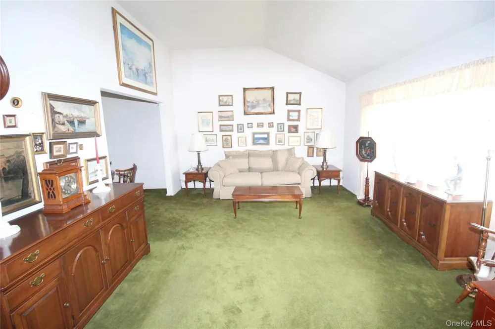 42 Foster Avenue Malverne, NY 11565