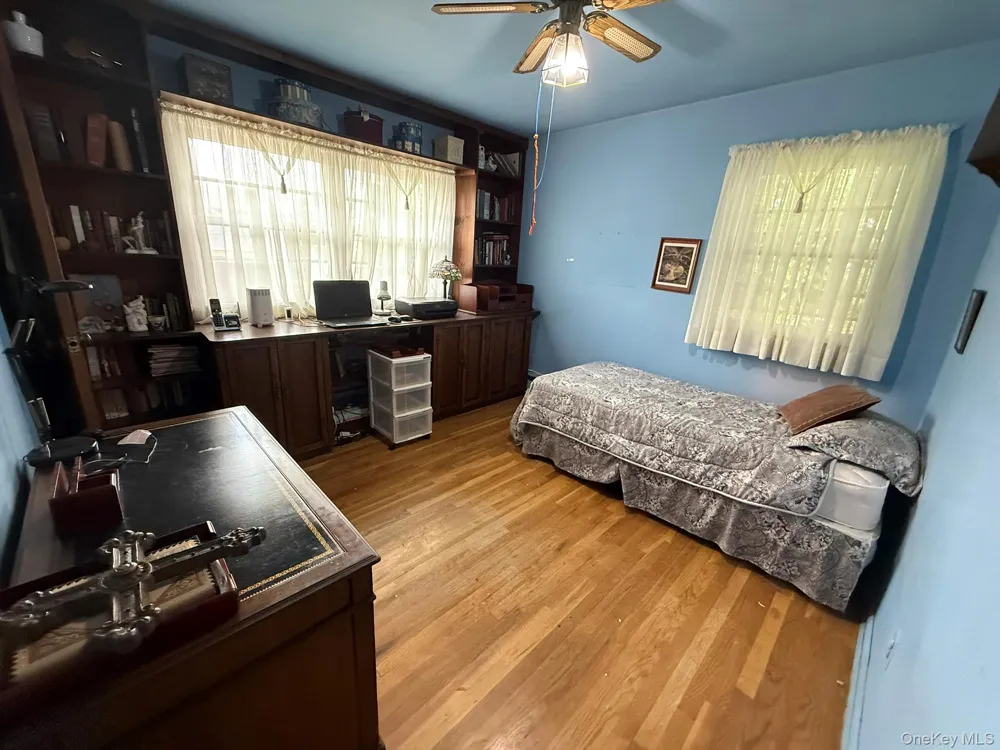 42 Foster Avenue Malverne, NY 11565