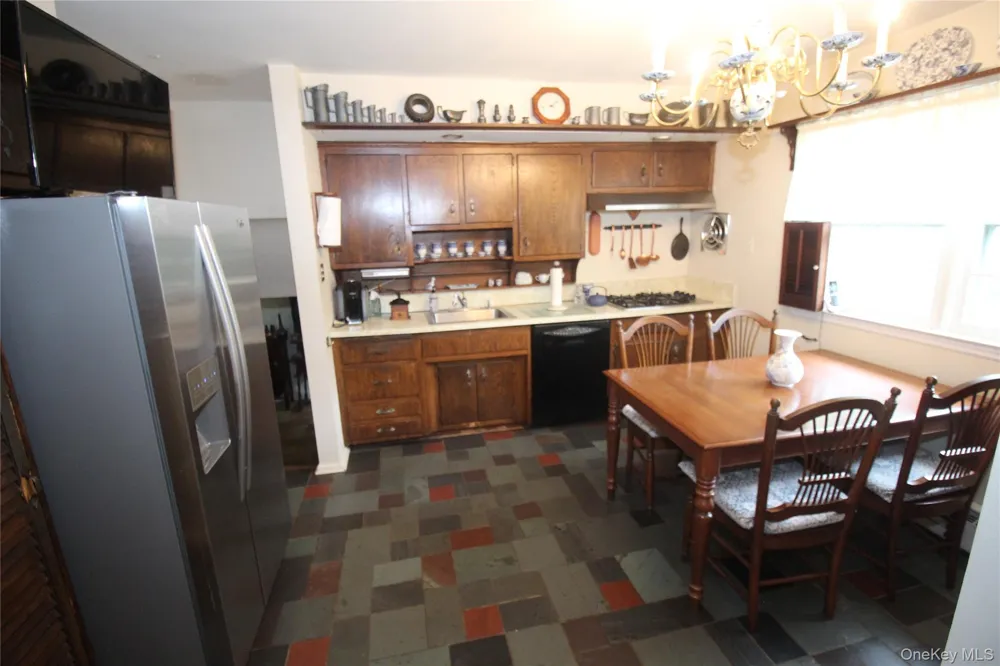 42 Foster Avenue Malverne, NY 11565