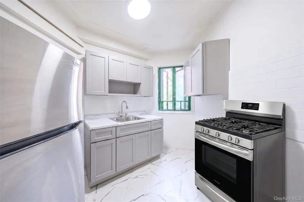 1562 Unionport Road #3F Bronx, NY 10462