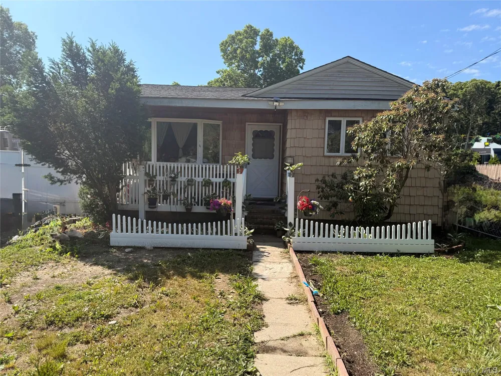 50 Beatrice Drive Shirley, NY 11967