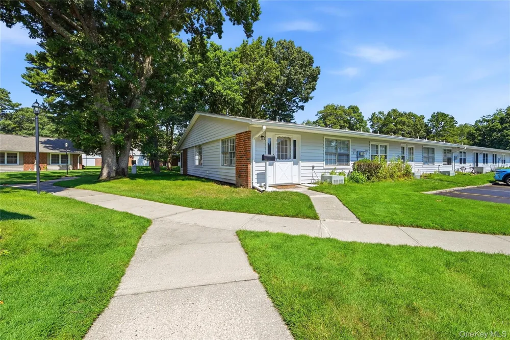 232 Blackpool Court #F Ridge, NY 11961