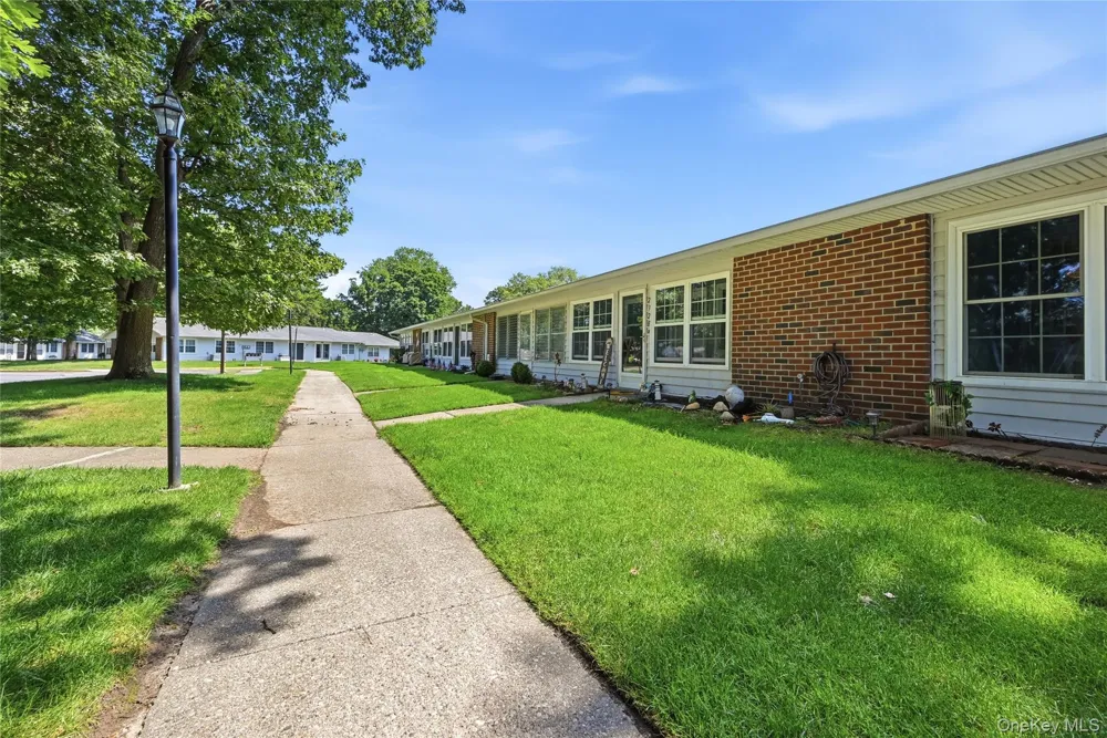 232 Blackpool Court #F Ridge, NY 11961