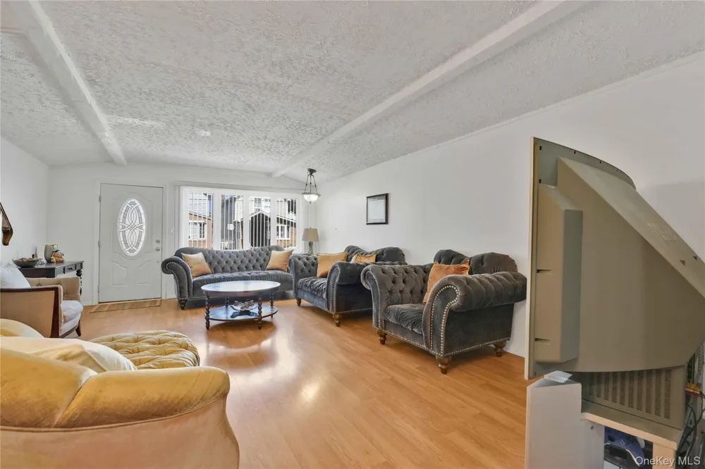 10762 106th Street Ozone Park, NY 11417
