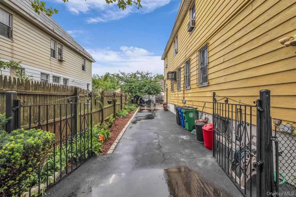11510 Van Wyck Expressway South Ozone Park, NY 11420
