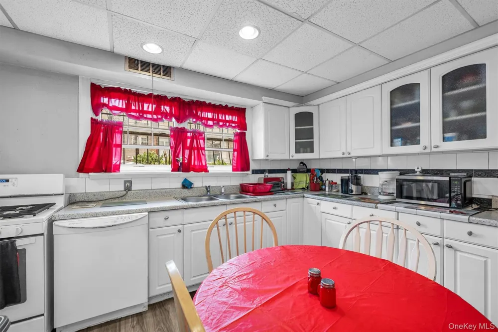 11510 Van Wyck Expressway South Ozone Park, NY 11420