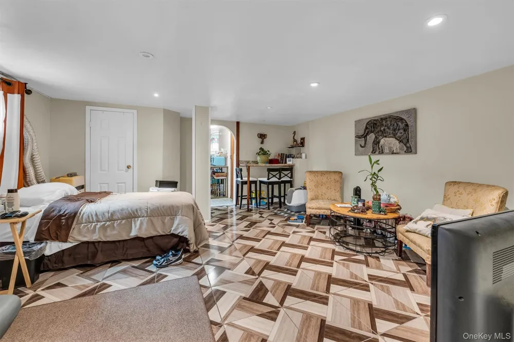 11510 Van Wyck Expressway South Ozone Park, NY 11420
