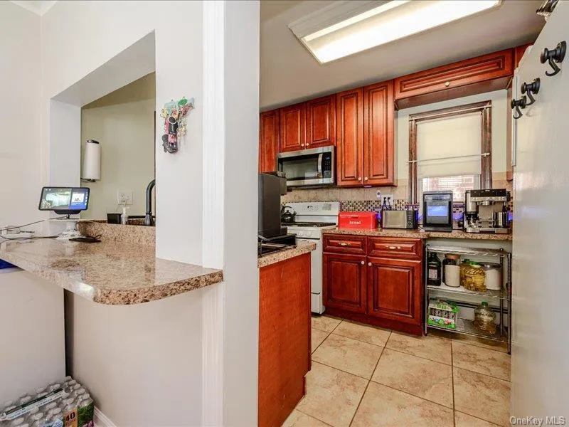 721 Edison Avenue Bronx, NY 10465