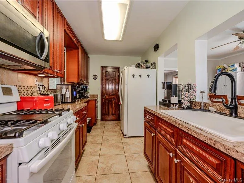 721 Edison Avenue Bronx, NY 10465