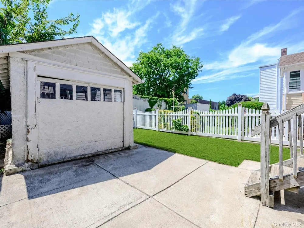721 Edison Avenue Bronx, NY 10465
