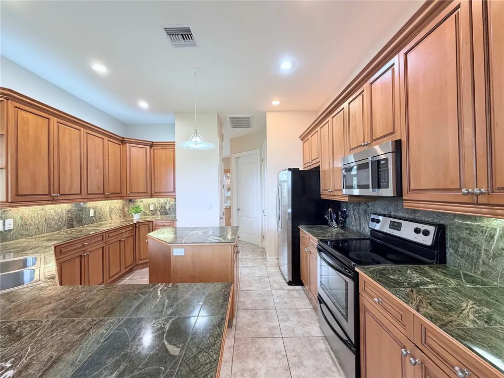 324 SANTURCE AVENUE North Port, FL 34287