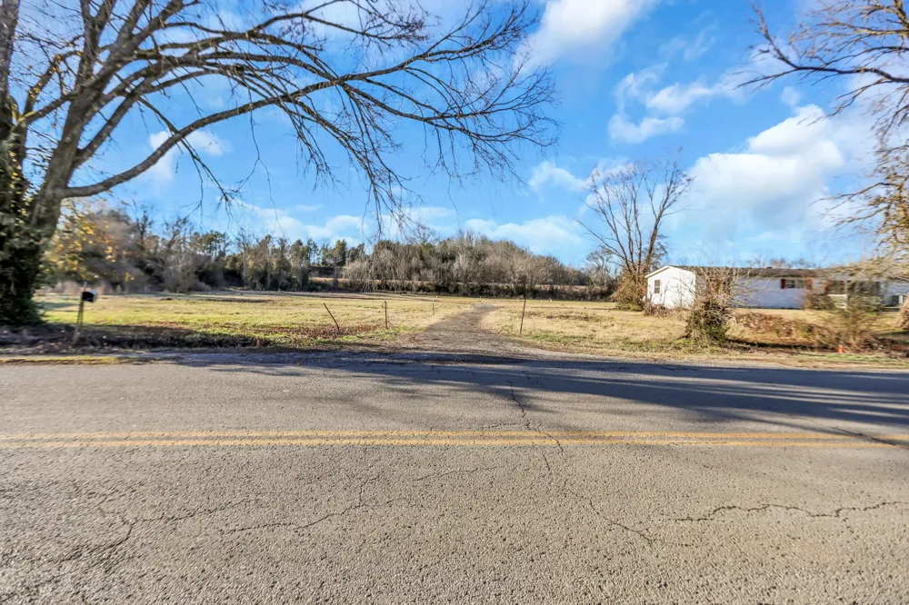 617 Old Highway 31 E 3 Bethpage, TN 37022