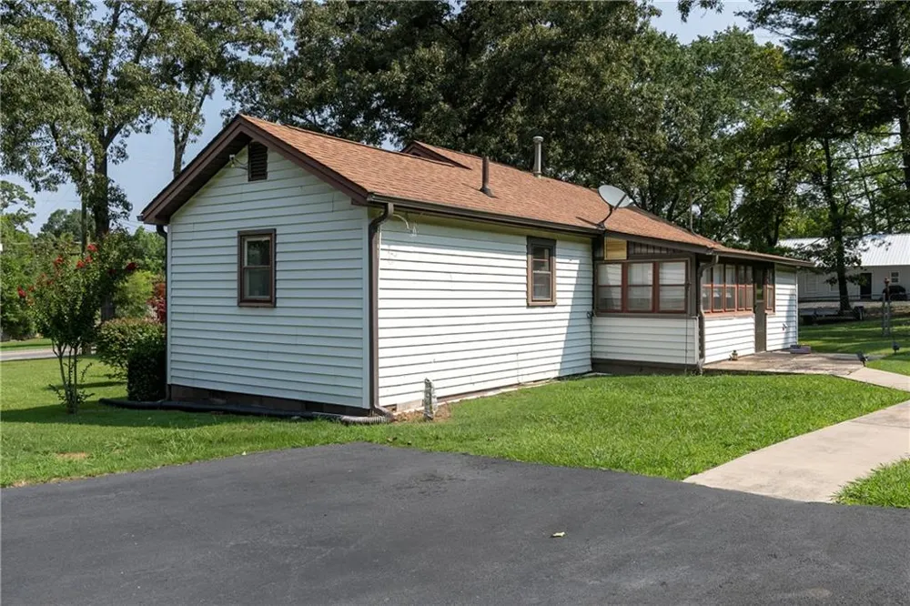 3186 Highway 411 NE White, GA 30184