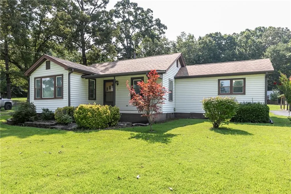 3186 Highway 411 NE White, GA 30184