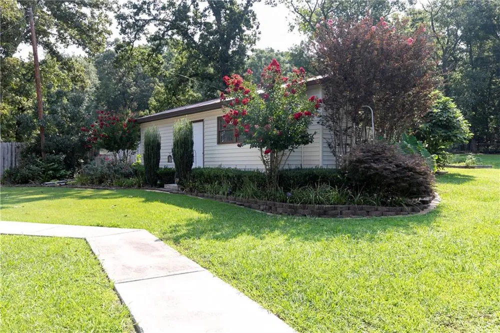 3186 Highway 411 NE White, GA 30184
