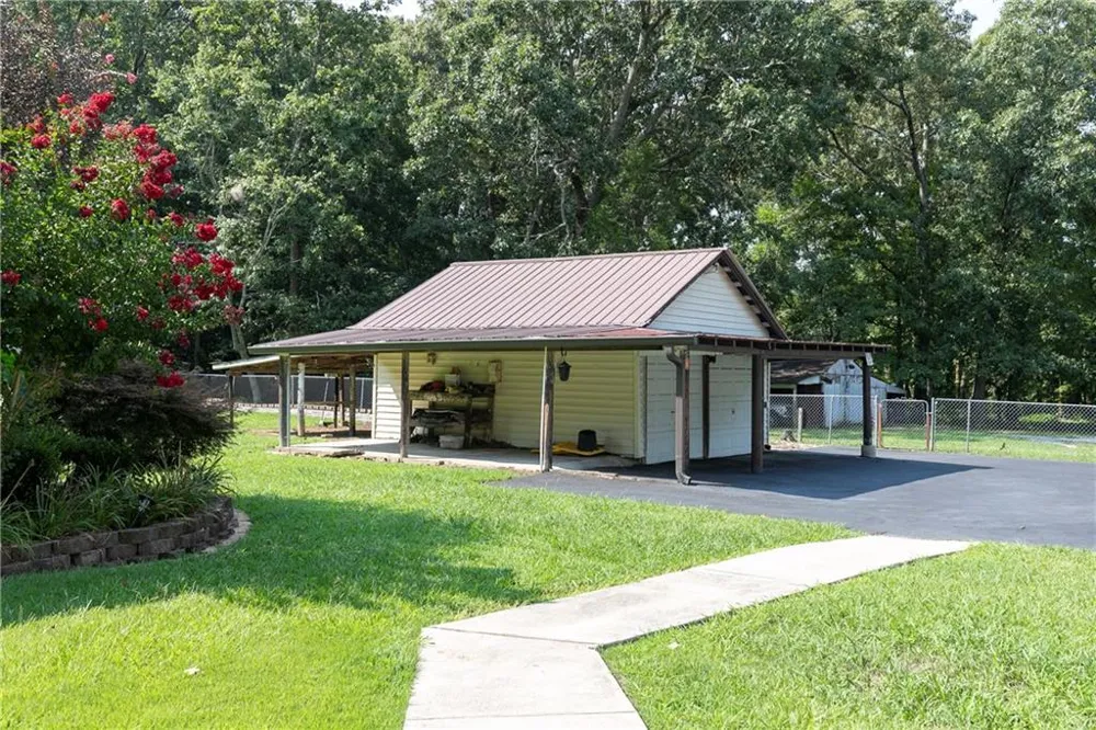 3186 Highway 411 NE White, GA 30184