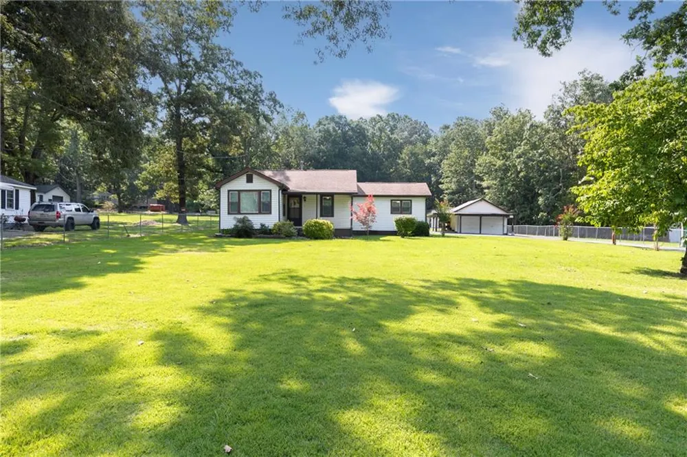 3186 Highway 411 NE White, GA 30184