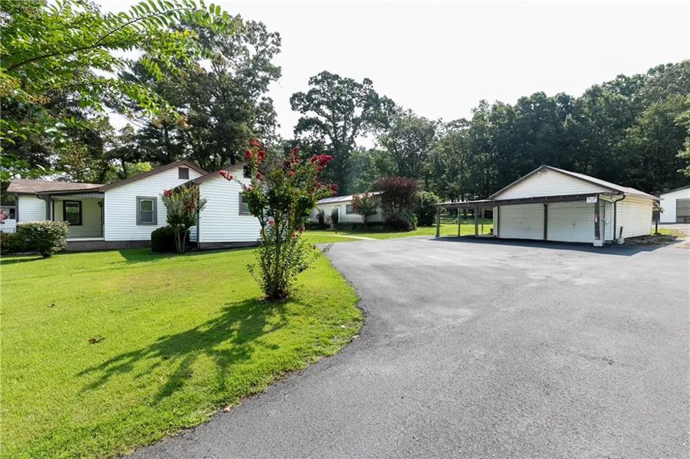 3186 Highway 411 NE White, GA 30184