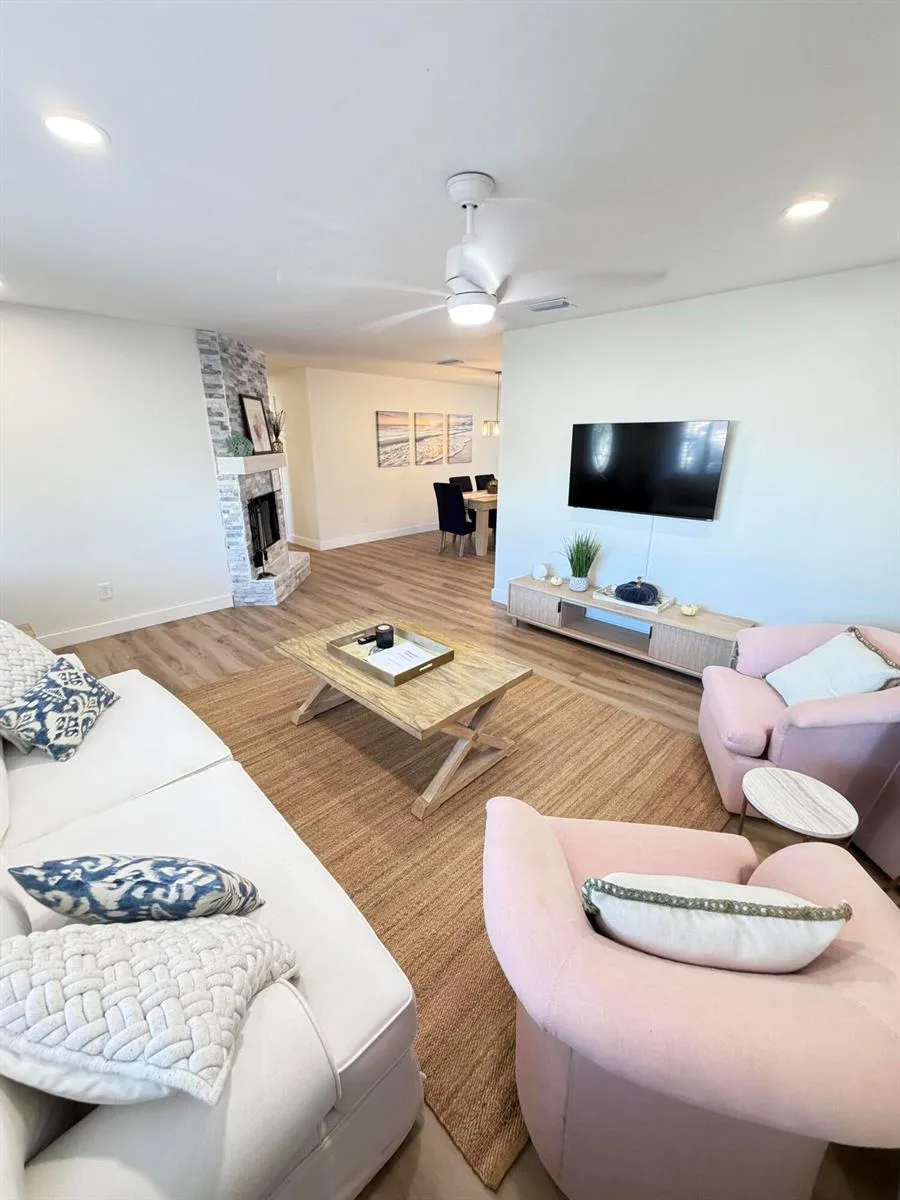 948 CANAL CIRCLE Sebastian, FL 32958