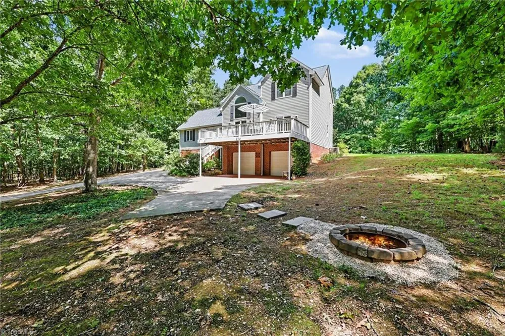 816 Crystal Bay Drive Denton, NC 27239