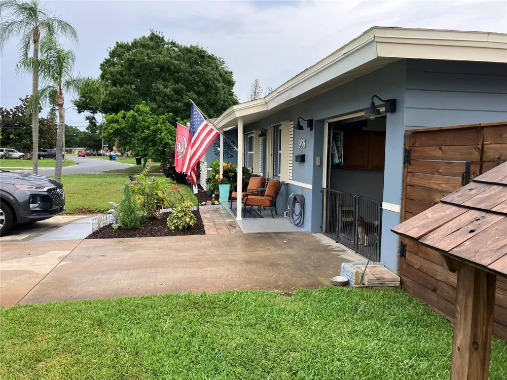 968 62ND PLACE S St Petersburg, FL 33705