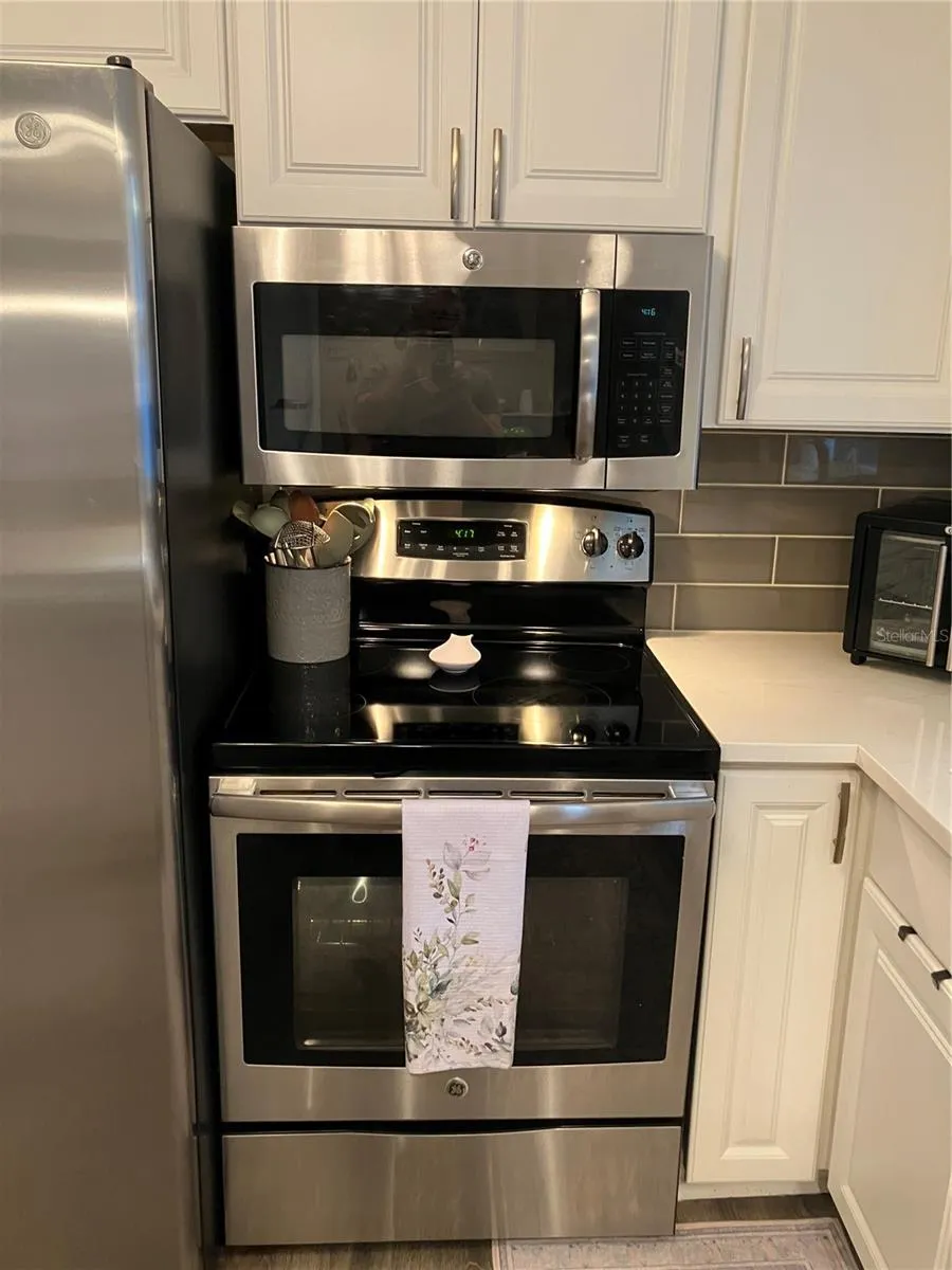 968 62ND PLACE S St Petersburg, FL 33705