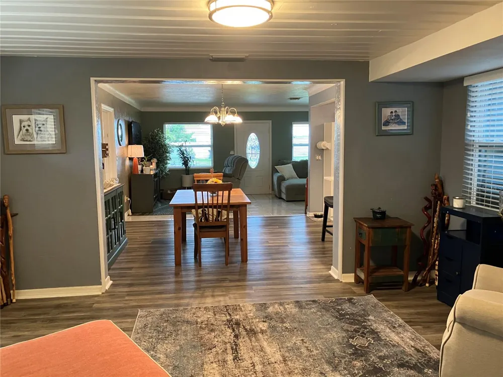 968 62ND PLACE S St Petersburg, FL 33705