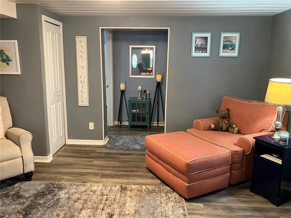 968 62ND PLACE S St Petersburg, FL 33705
