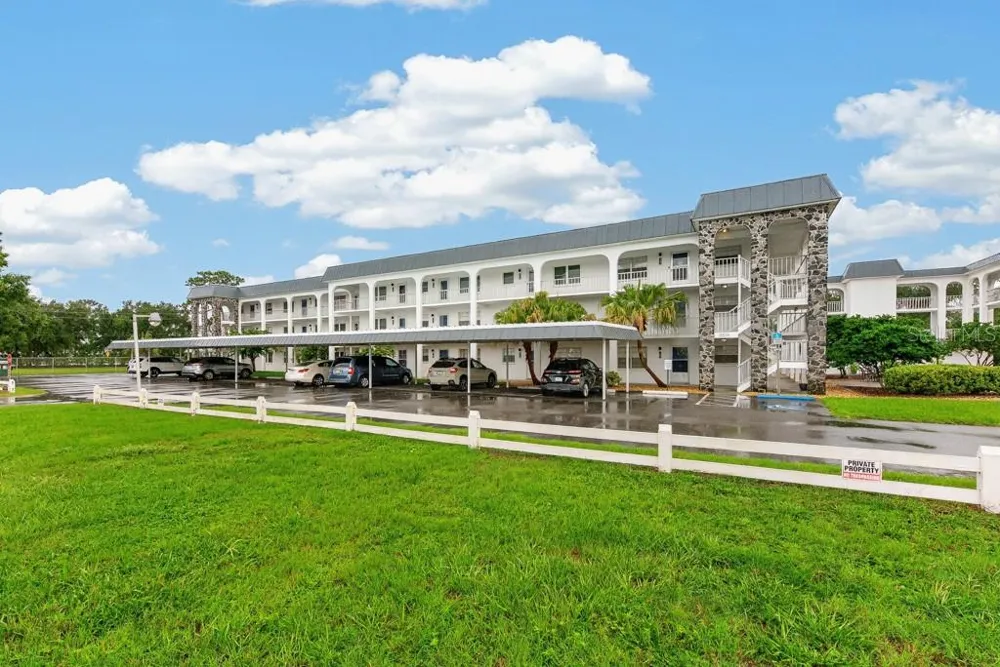 4801 AIRPORT ROAD #118 Zephyrhills, FL 33542