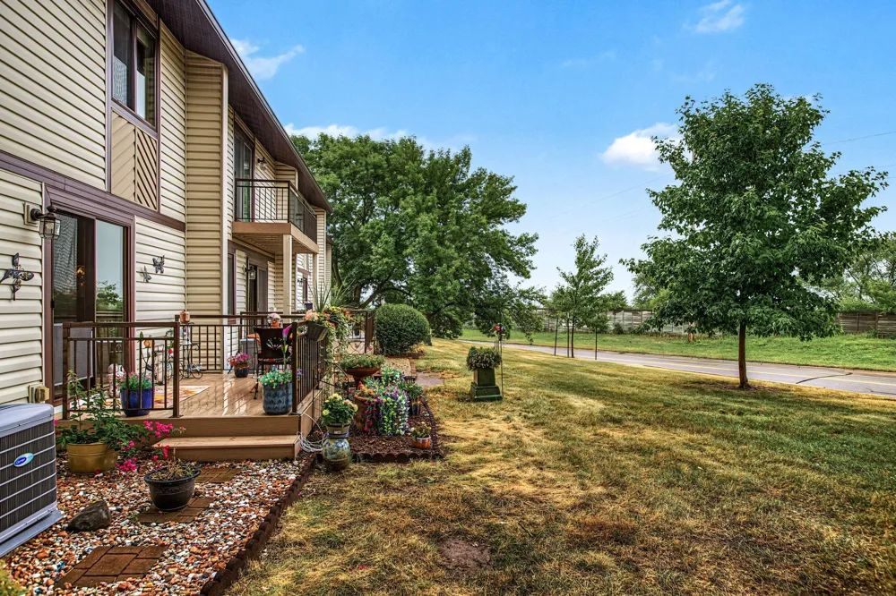 13769 Heather Hills Drive Burnsville, MN 55337