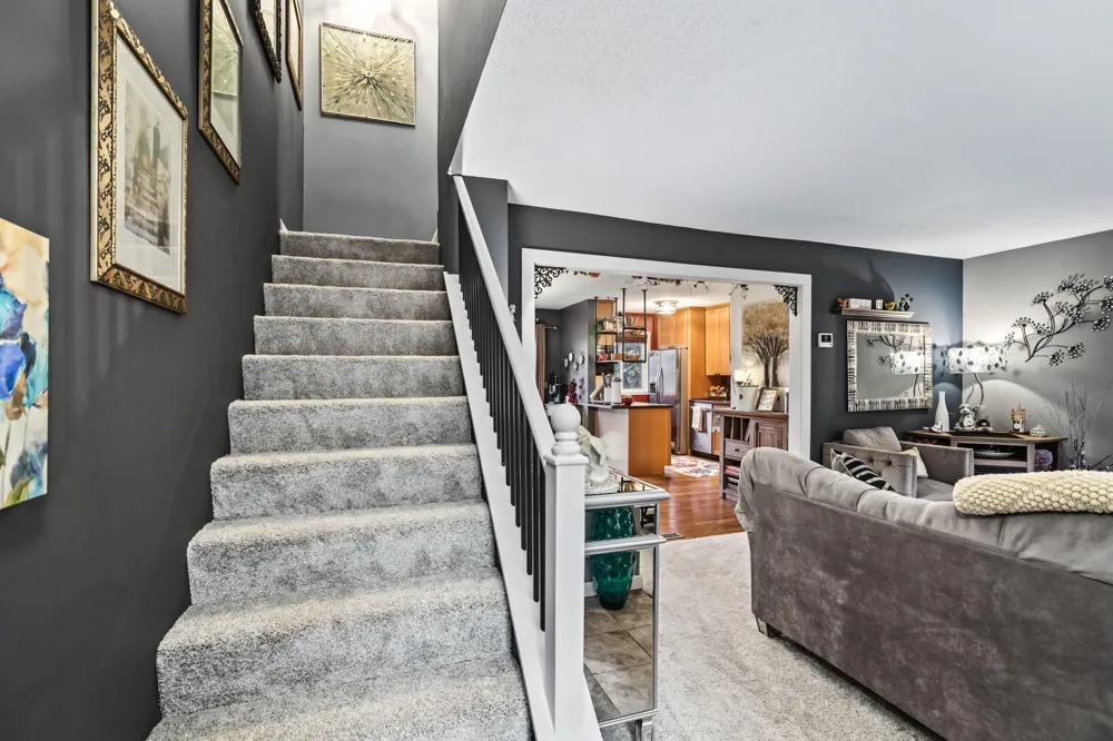 13769 Heather Hills Drive Burnsville, MN 55337