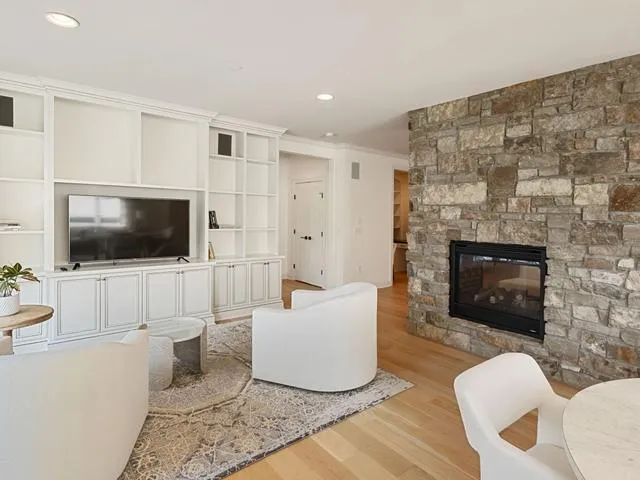 875 Lake Street #310 Wayzata, MN 55391