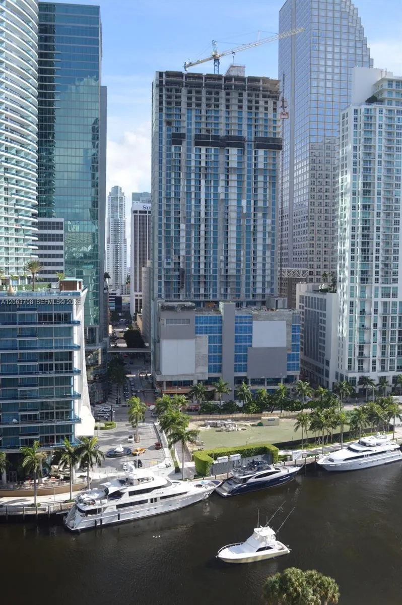 475 Brickell Ave #1814 Miami, FL 33131