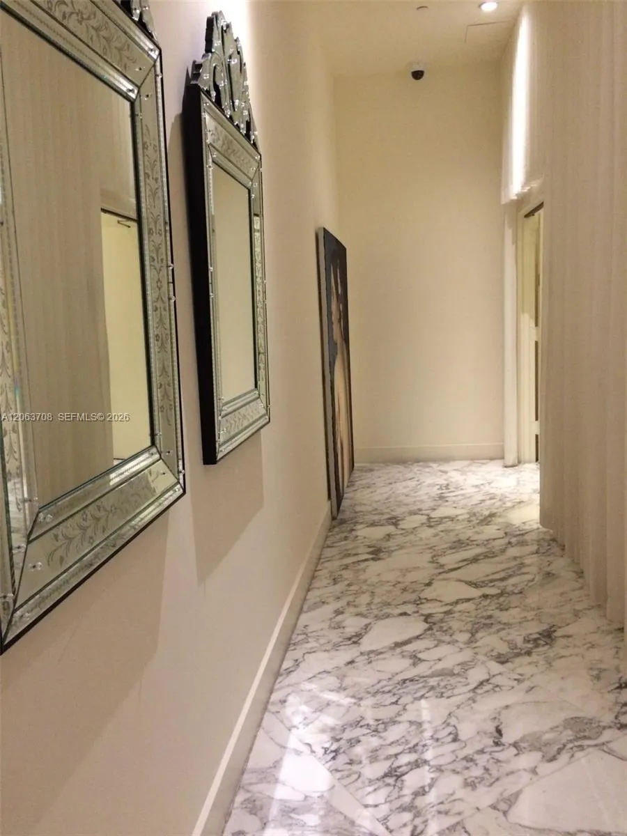 475 Brickell Ave #1814 Miami, FL 33131