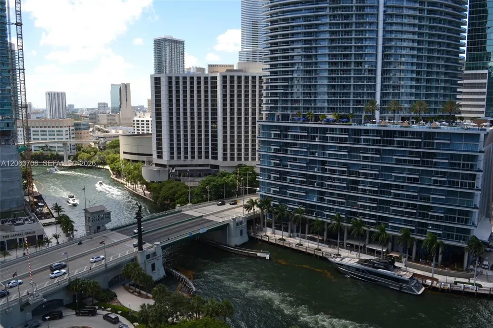 475 Brickell Ave #1814 Miami, FL 33131