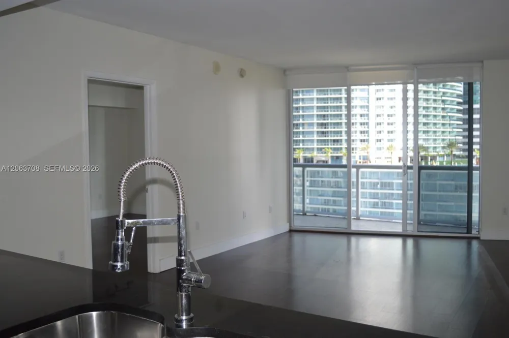 475 Brickell Ave #1814 Miami, FL 33131
