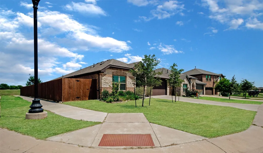 921 Amberwood Drive Godley, TX 76044