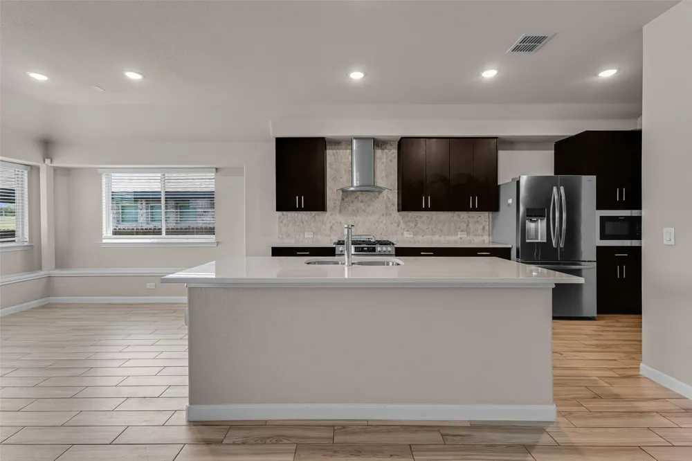 921 Amberwood Drive Godley, TX 76044