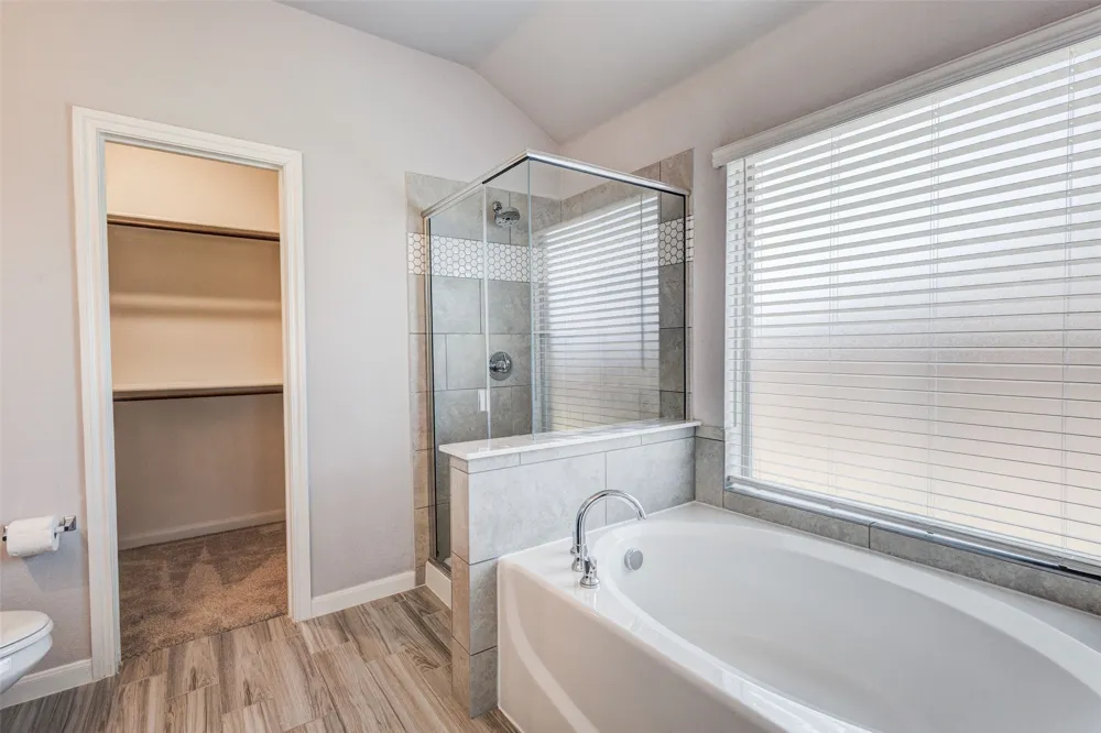 921 Amberwood Drive Godley, TX 76044