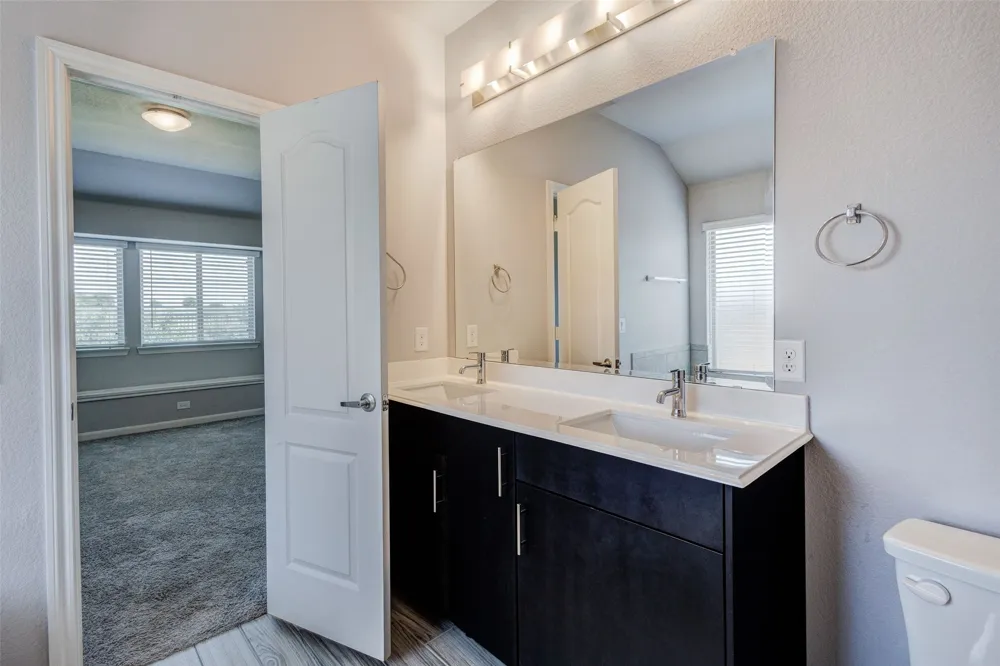 921 Amberwood Drive Godley, TX 76044