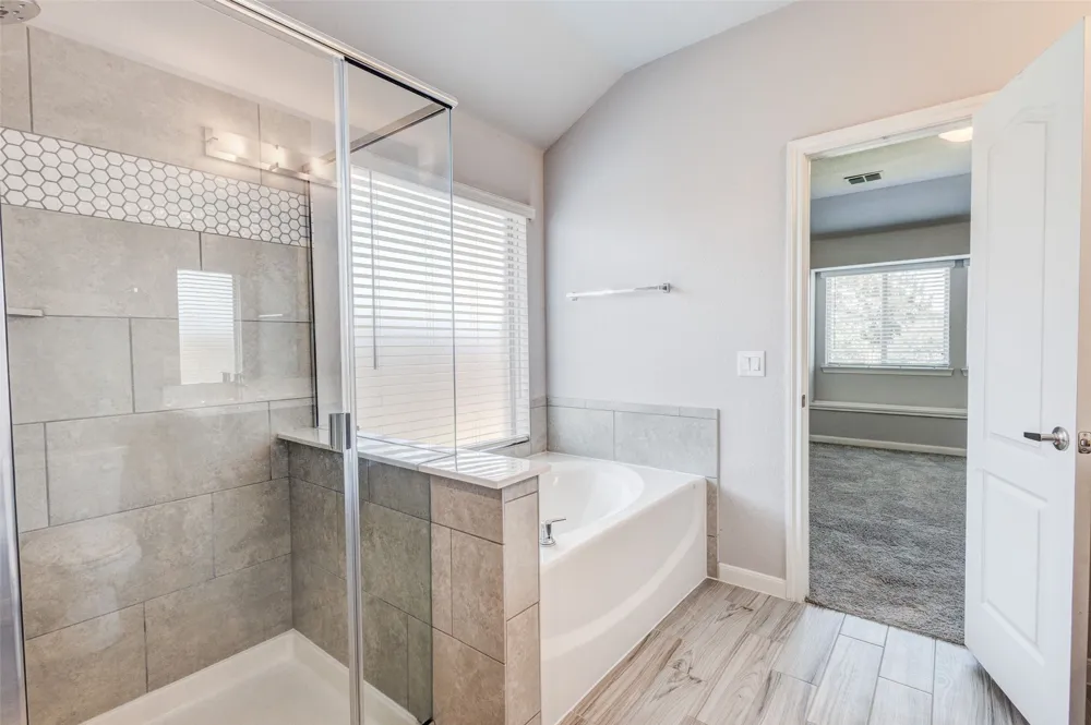 921 Amberwood Drive Godley, TX 76044